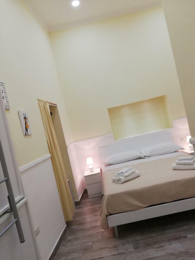 Angelica Bed & Breakfast Napoli Bagian luar foto